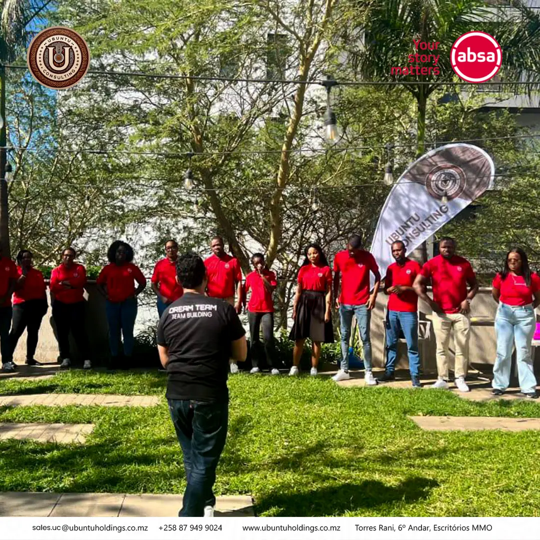Grupo participante numa experiência de Team Building da Ubuntu Consulting